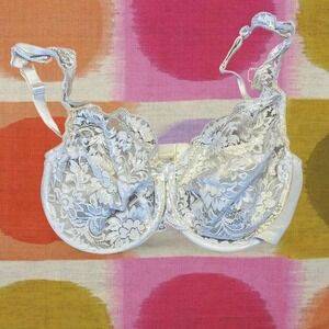 Vintage Victoria's Secret white lace bra